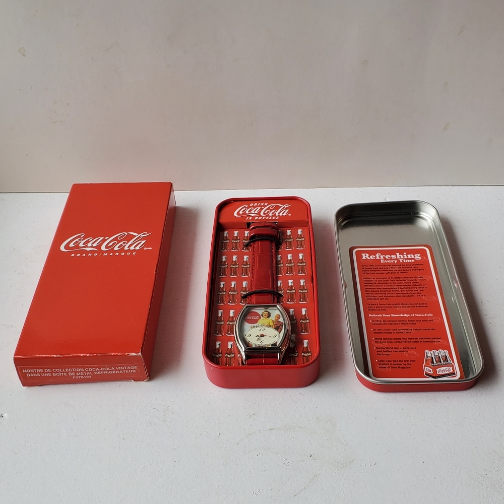 Vintage Coca-Cola Collectible Wristwatch in Red Vending Machine Tin NIB